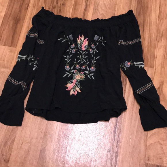 Tops - American Eagle Outfitters Tap